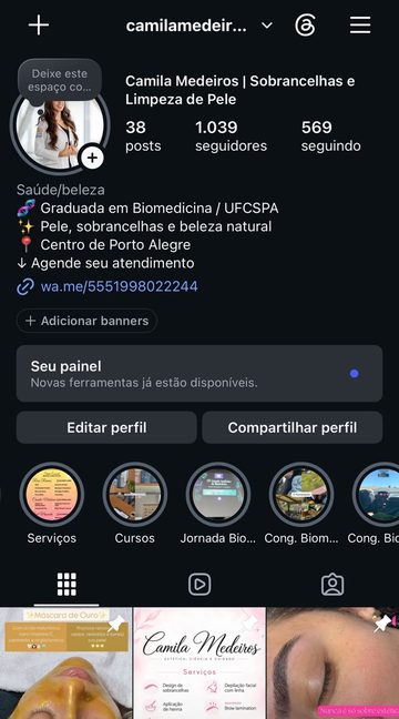 Perfil da Dra. Camila Medeiros no Instagram: Camila Medeiros, Sobrancelhas e Limpeza de Pele, graduada em Biomedicina pela UFCSPA, Centro de Porto Alegre.